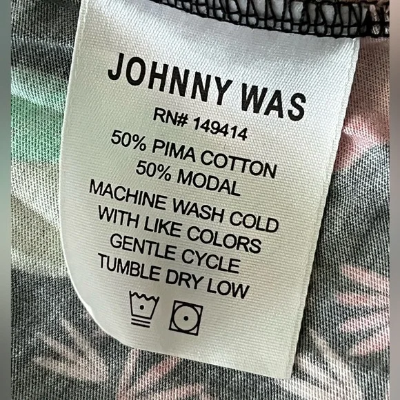 Johnny Was Camella black floral lounge robe size small